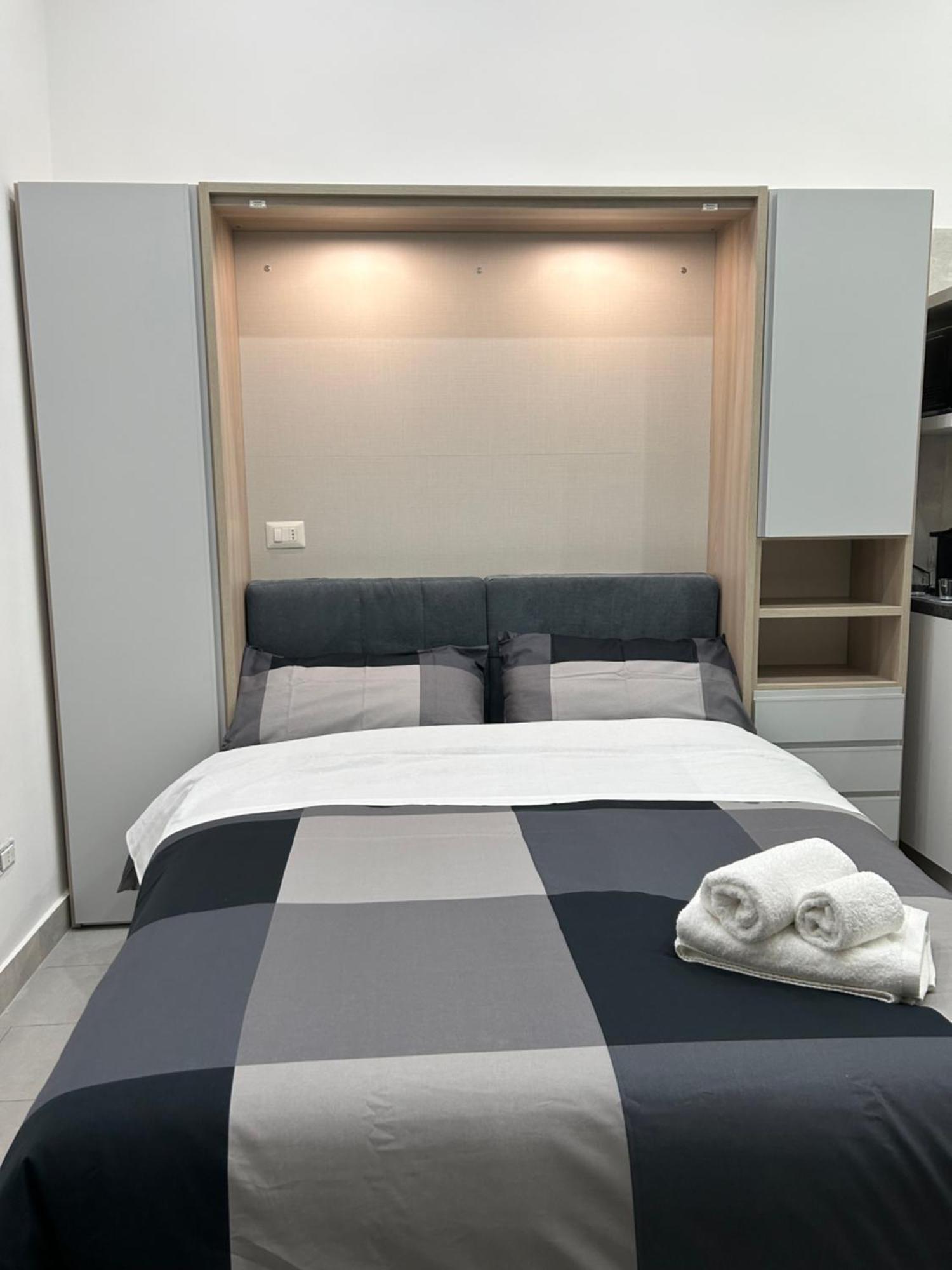 Gabry'S House Apartment เนเปิลส์ ภายนอก รูปภาพ
